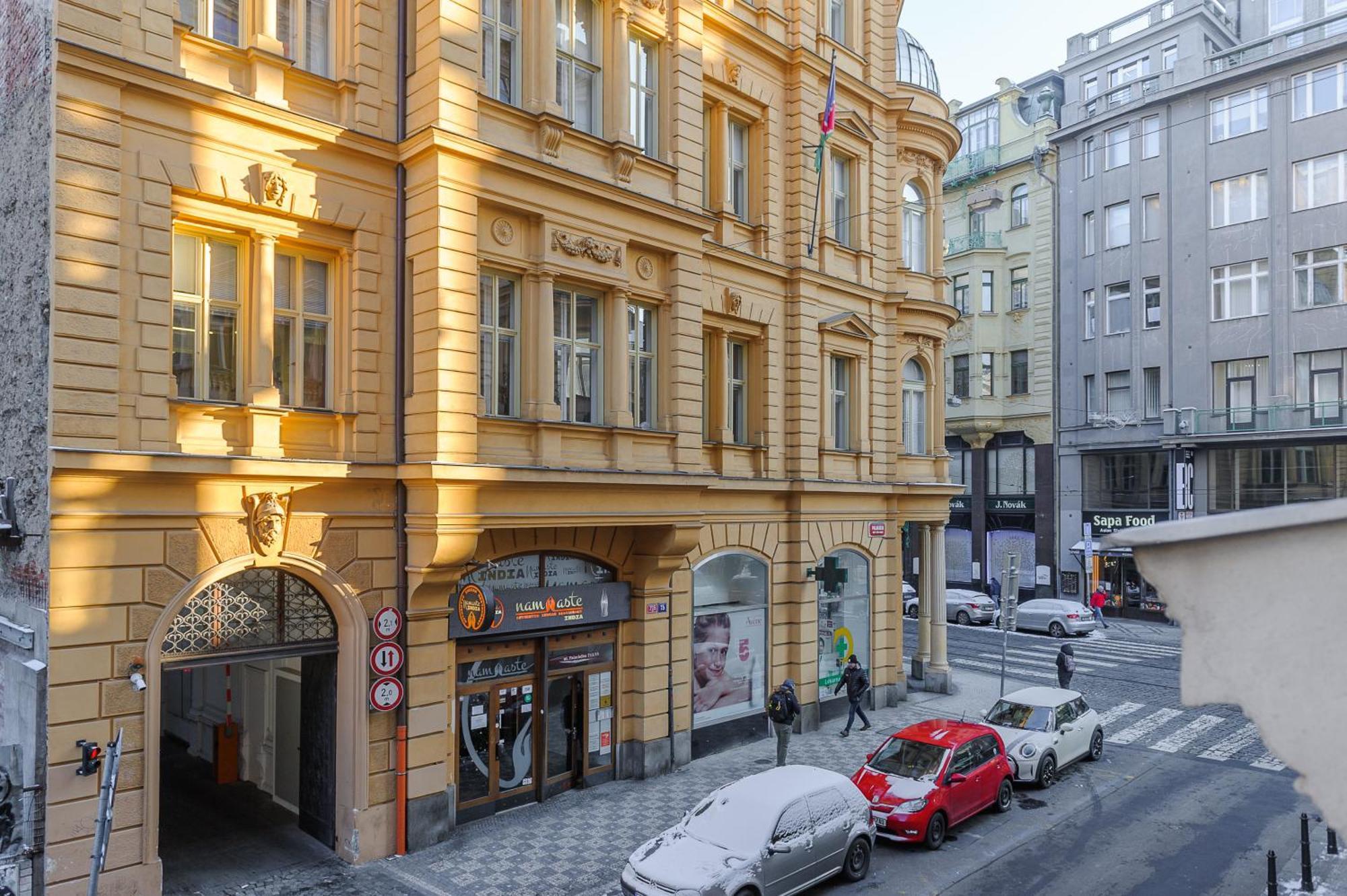 Appartamento Spacious 3-bedrooms Near Karlin Square