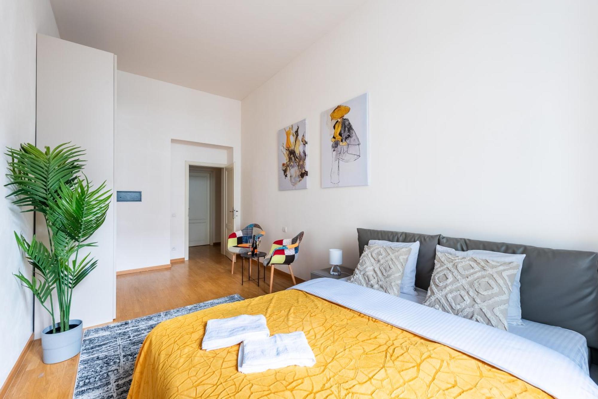 Spacious 3-bedrooms Near Karlin Square