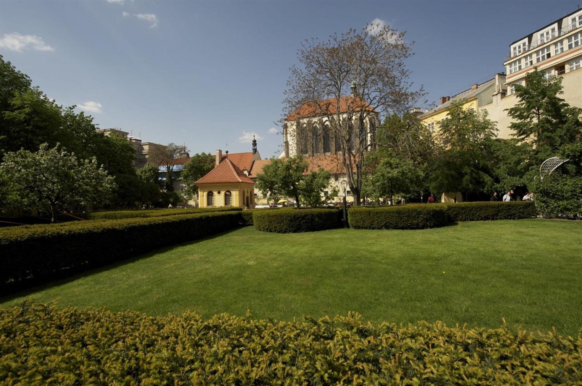 Spacious 3-bedrooms Near Karlin Square Appartamento